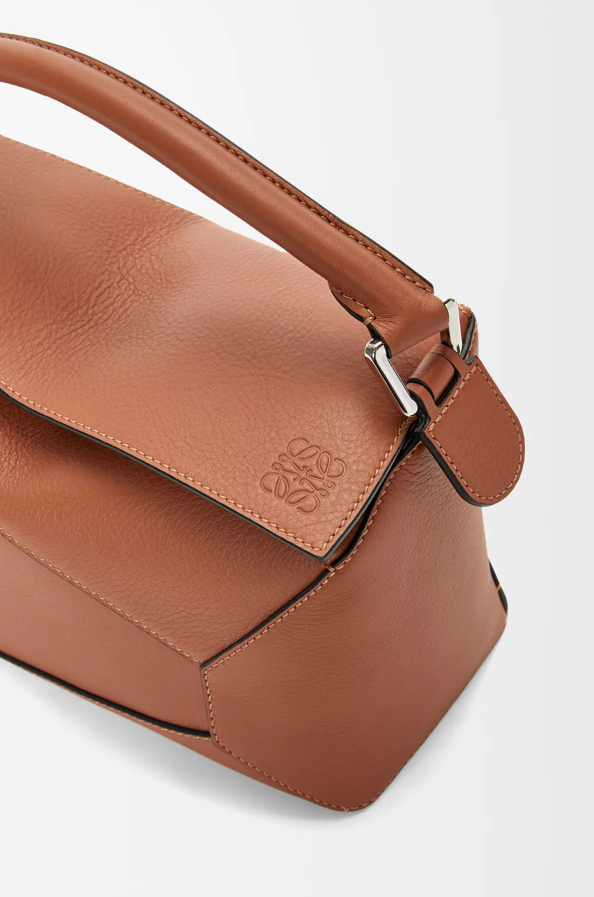 A510P60X41_2530_1W LOEWE Small Puzzle Edge bagin classic calfskin - Image 3