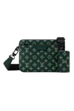 Louis Vuitton Trio Messenger in Waldgrün