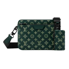 Louis Vuitton Trio Messenger in Waldgrün