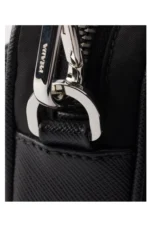 Prada Schultertasche aus Re-Nylon und Saffiano-Leder – Bild 6