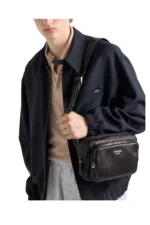 Prada Schultertasche aus Nappaleder mit Gebrauchseffekten – Bild 8